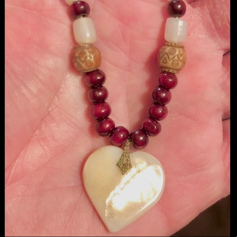 White mother of pearl handmade necklace